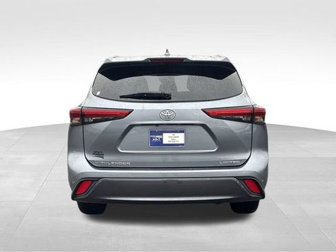 Used 2020 Toyota Highlander Limited FWD image 4