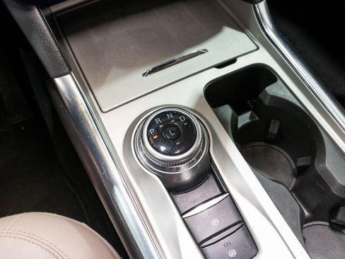 Used 2022 Ford Explorer Limited w/ Equipment Group 301A image 24