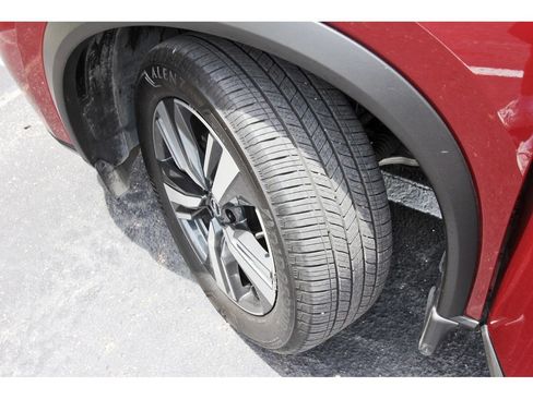 Used 2025 Nissan Rogue SL w/ SL Premium Package FWD image 34