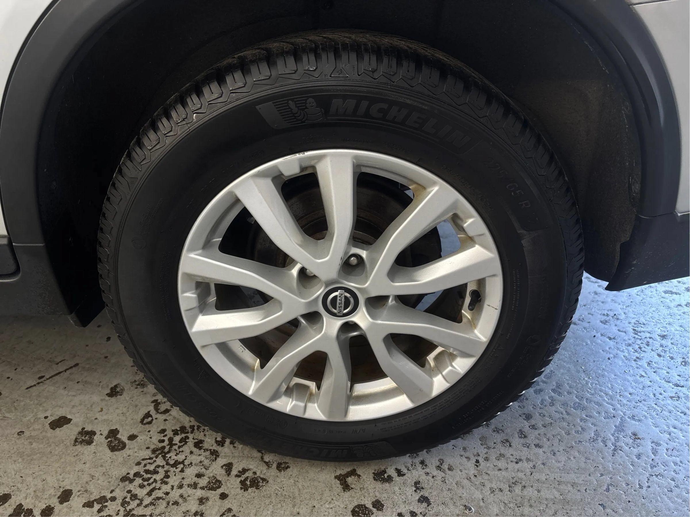 Used 2018 Nissan Rogue SV AWD/4WD image 29