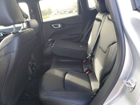 New 2026 Jeep Compass Latitude image 13