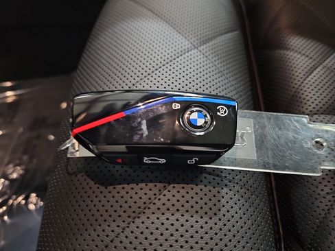 New 2026 BMW X7 M60i image 38