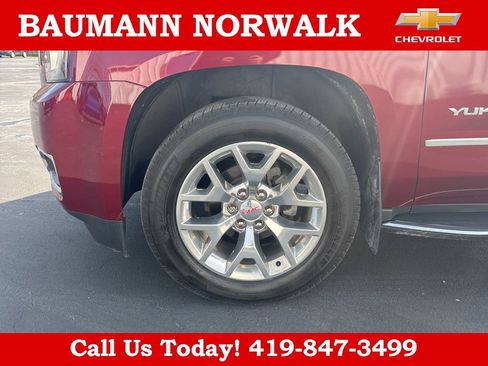 Used 2018 GMC Yukon SLT w/ Open Road Package image 9