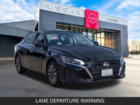 Certified 2023 Nissan Altima 2.5 SV image 2