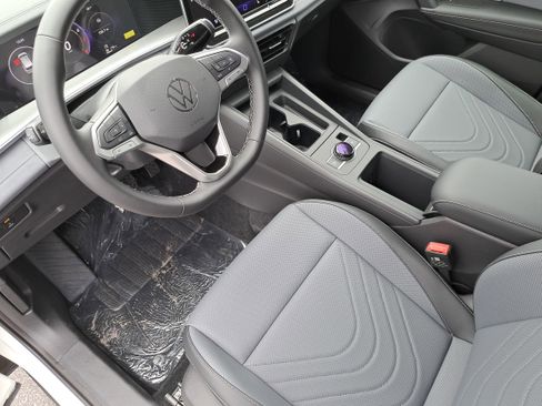 New 2026 Volkswagen Tiguan SE image 16