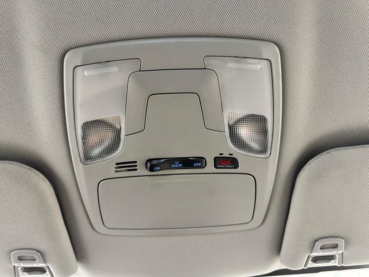 Used 2020 Toyota Sienna L FWD image 28