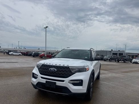 Used 2021 Ford Explorer XLT w/ Equipment Group 202A RWD image 7