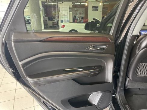 Used 2014 Cadillac SRX Luxury image 15