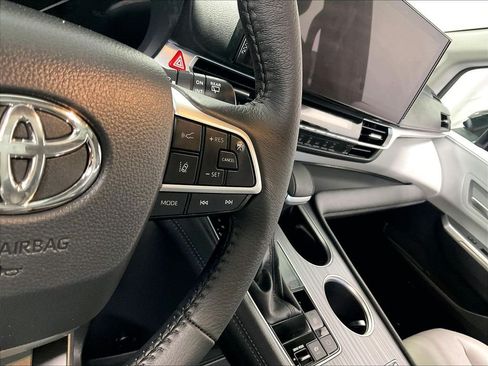 Used 2025 Toyota Sienna XLE w/ XLE Plus Package AWD/4WD image 25