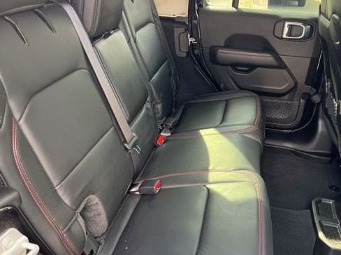 Certified 2024 Jeep Wrangler Unlimited Rubicon image 15