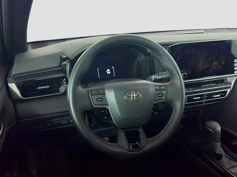 Used 2026 Toyota Camry SE FWD image 18