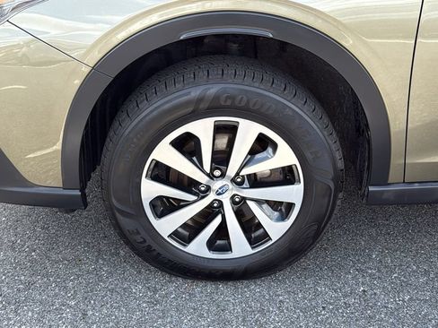 Certified 2022 Subaru Outback Premium AWD/4WD image 8