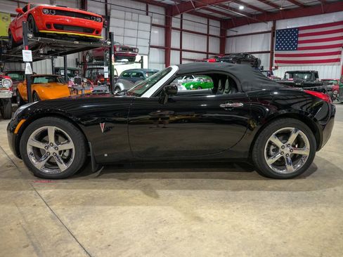 Used 2006 Pontiac Solstice Convertible w/ Premium Package RWD image 21