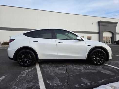 Used 2020 Tesla Model Y Long Range image 7