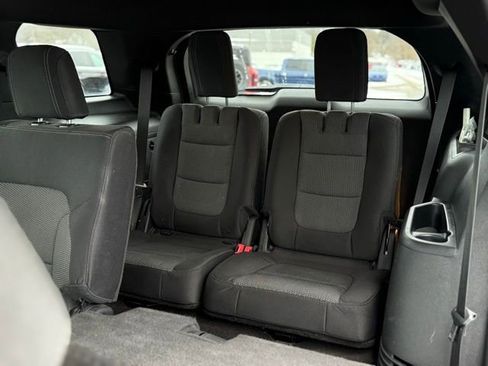 Used 2017 Ford Explorer XLT image 20