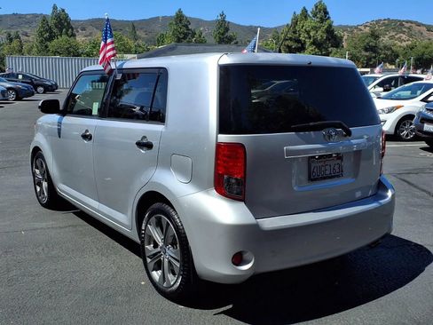Used 2012 Scion xB FWD image 6