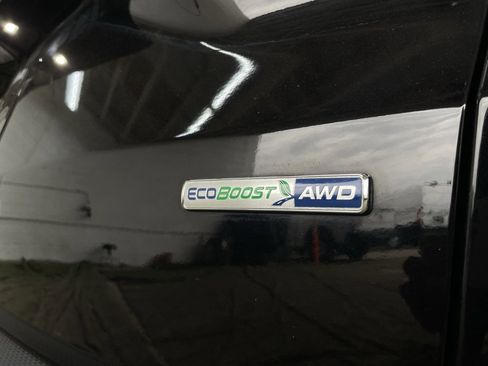 Used 2020 Ford Escape SE image 9