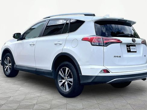 Used 2017 Toyota RAV4 XLE FWD image 12