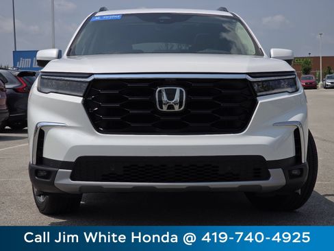 Certified 2025 Honda Pilot Elite image 14