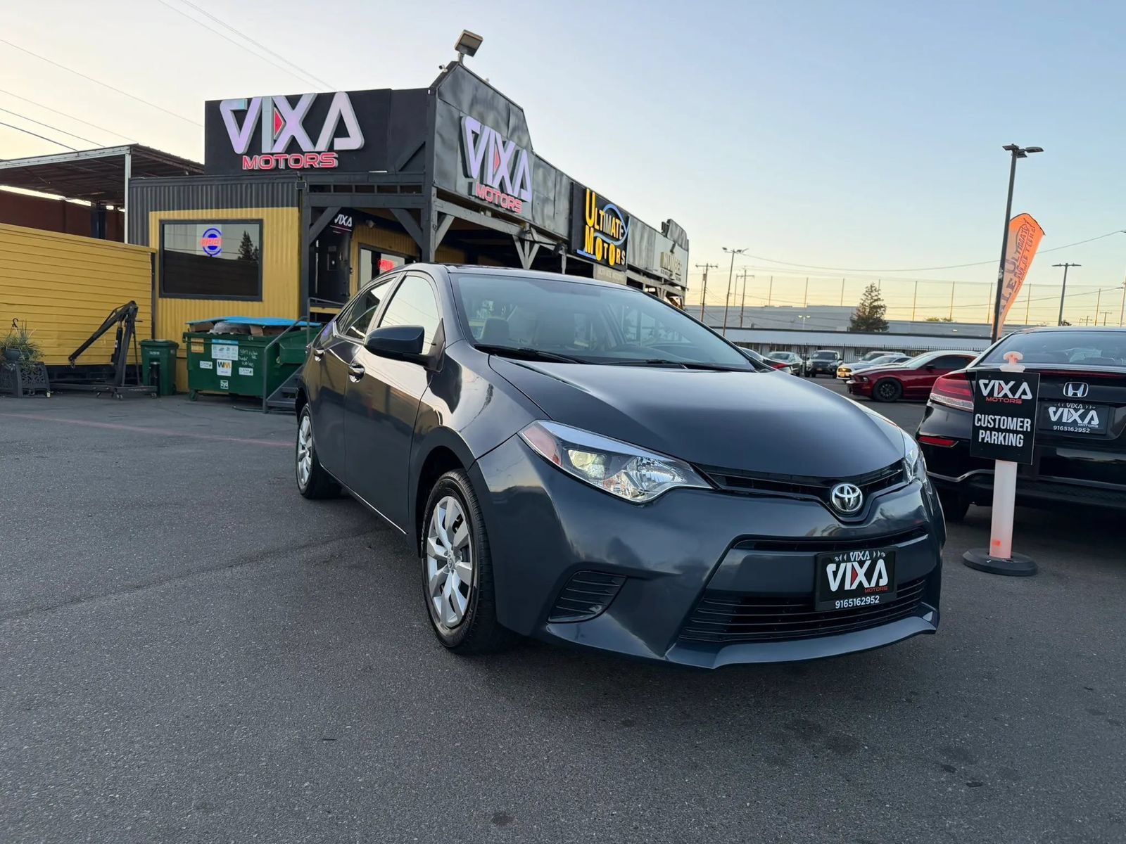 Used 2016 Toyota Corolla LE FWD image 3