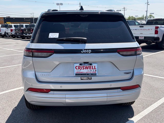 New 2026 Jeep Grand Cherokee Summit w/ Adv Protech Group IV AWD/4WD image 6