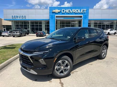 New 2026 Chevrolet Blazer LT w/ LPO, Floor Liner Package FWD image 2