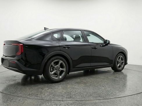 Used 2025 Kia K4 LXS image 9