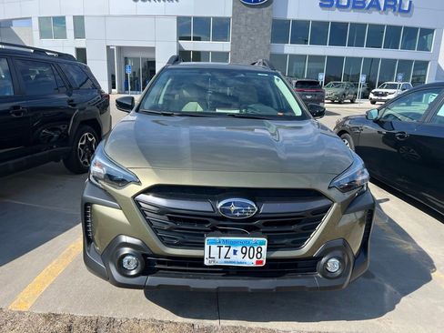 Used 2024 Subaru Outback Premium w/ Popular Package #1A AWD/4WD image 3