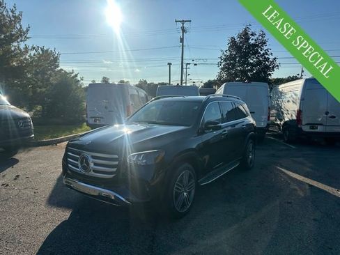 Used 2026 Mercedes-Benz GLS 450 4MATIC image 1