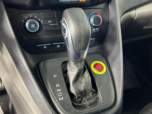 Used 2022 Ford Transit Connect XL image 19