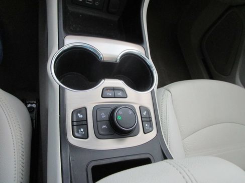 Used 2024 GMC Terrain Denali w/ Denali Premium Package AWD/4WD image 45