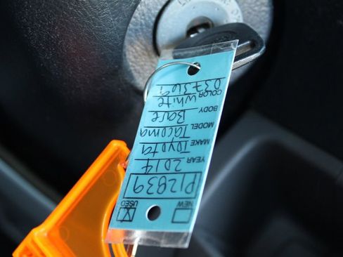 Used 2014 Toyota Tacoma 2WD Regular Cab image 18