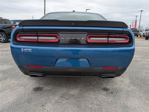 Used 2023 Dodge Challenger SXT image 4