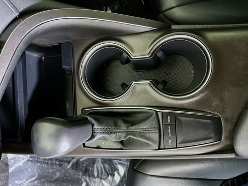 Used 2022 Toyota Camry SE w/ Convenience Package image 22