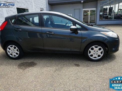 Used 2011 Ford Fiesta SE FWD image 6