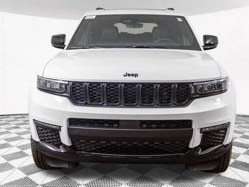 New 2025 Jeep Grand Cherokee L Limited w/ Black Appearance Package image 6