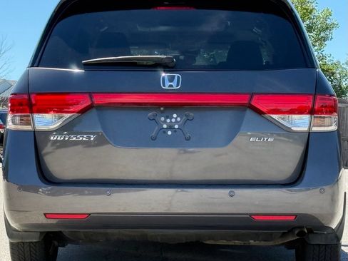 Used 2014 Honda Odyssey Touring Elite image 4