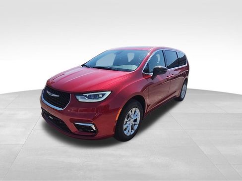 New 2026 Chrysler Pacifica Limited AWD/4WD image 17