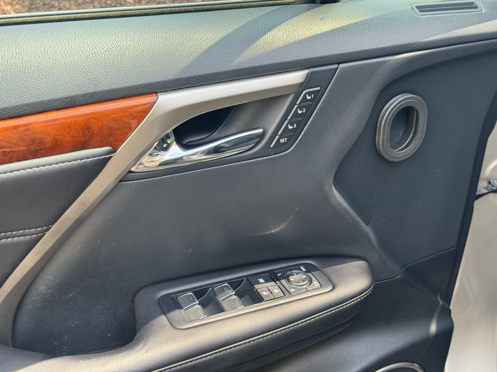 Used 2019 Lexus RX 350L AWD image 27