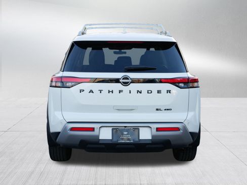Used 2024 Nissan Pathfinder SL w/ Black Appearance Package image 6