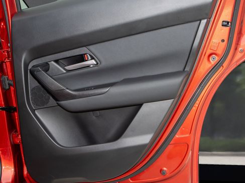 Certified 2025 MAZDA CX-50 AWD 2.5 S w/ Premium Package image 18