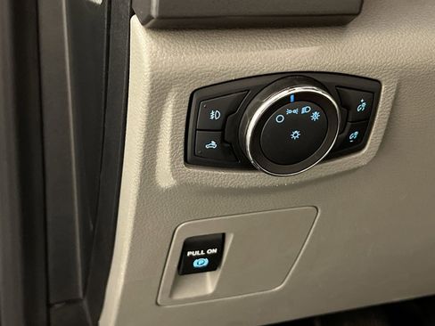 Used 2019 Ford F150 XLT image 30