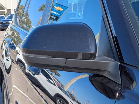 Used 2024 Volkswagen Atlas SE image 11