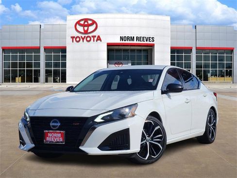 Used 2024 Nissan Altima 2.5 SR image 1