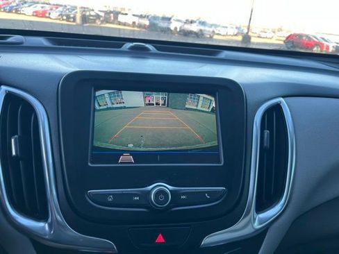 Used 2020 Chevrolet Equinox LS w/ LS Convenience Package image 12