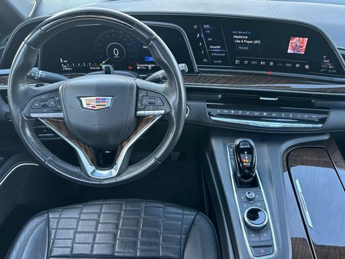 Certified 2024 Cadillac Escalade Premium Luxury Platinum AWD/4WD image 16