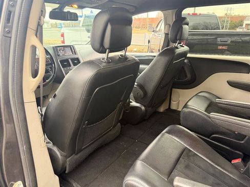 Used 2018 Dodge Grand Caravan SXT FWD image 21