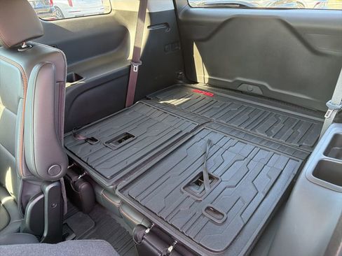 Used 2022 GMC Acadia AT4 w/ Technology Package image 15