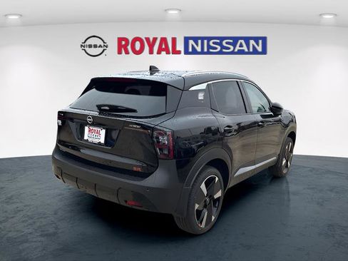 New 2026 Nissan Kicks SR FWD image 7