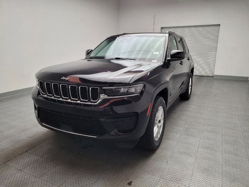 Used 2023 Jeep Grand Cherokee Laredo w/ Luxury Tech Group I RWD image 15